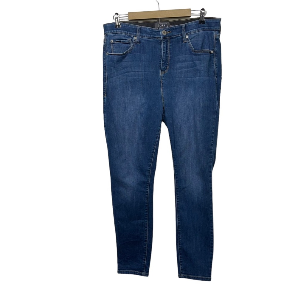 Torrid Sky High Skinny Medium Wash Jeans Size 18